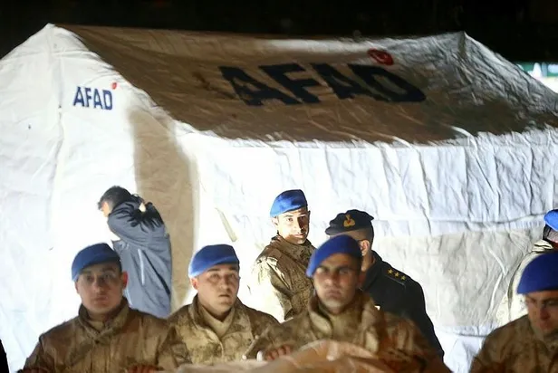 chpli-amiral-artigi-turker-erturkten-halk-tvde-rezil-iftira-deprem-sonrasi-tum-imkanlarini-seferber-eden-devle-1669237013580.jpeg CHP'li amiral artığı Türker Ertürk'ten Halk TV'de rezil iftira! Deprem sonrası tüm imkanlarını seferber eden devleti karaladı-7