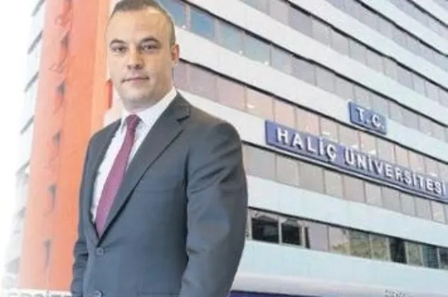 Haliç Üniversitesi'nde zimmet skandalı! Eski Mütevelli Heyeti Başkanı Mansur Topçuoğlu milyonlarca lirayı cebine indirmiş!