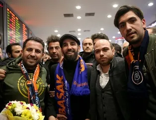 Arda Turan, Medipol Başakşehir için İstanbul'da