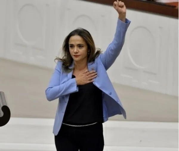 CHP’li Gamze Akkuş İlgezdi'den büyük skandal! Kendisine ayrıcalık tanımayan işletmeye bedel ödetti-2