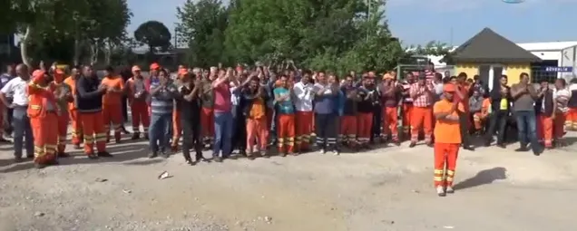 CHPli belediye maaşları ödemedi, Edirnede çöpler sokakta kaldı
