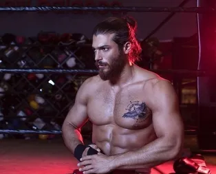 Can Yaman asker tıraşı oldu, sakalsız halini görenler tanıyamadı! İşte Can Yamanın yeni hali...