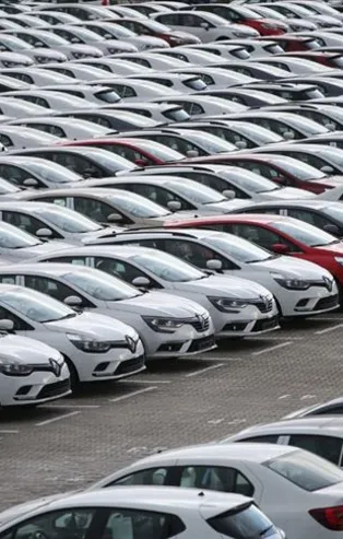 Türkiye'de ikinci el araçta en çok satılan 10 marka belli oldu! Volkswagen, Renault, Toyota, Mercedes, BMW... Zirvede hangisi var?