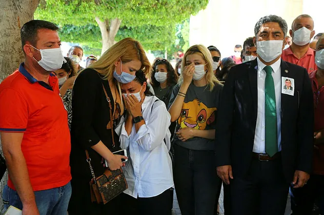 Hatay Vali Yardımcısı Tolga Polat tarafından öldürülen avukat Altuğ Polat'ın cenazesinde gözyaşları sel oldu