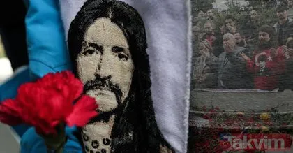 Barış Manço ölüm yıldönümünde mezarı başında anıldı! Lale Manço: Bir sanatçının ulaşabileceği en büyük mertebe