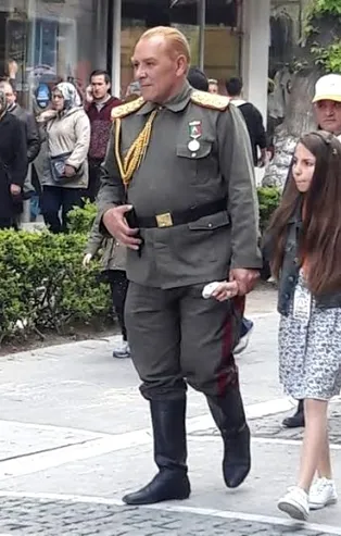 Çakma Atatürklerin "ekmek" kavgası! Birbirlerine girdiler