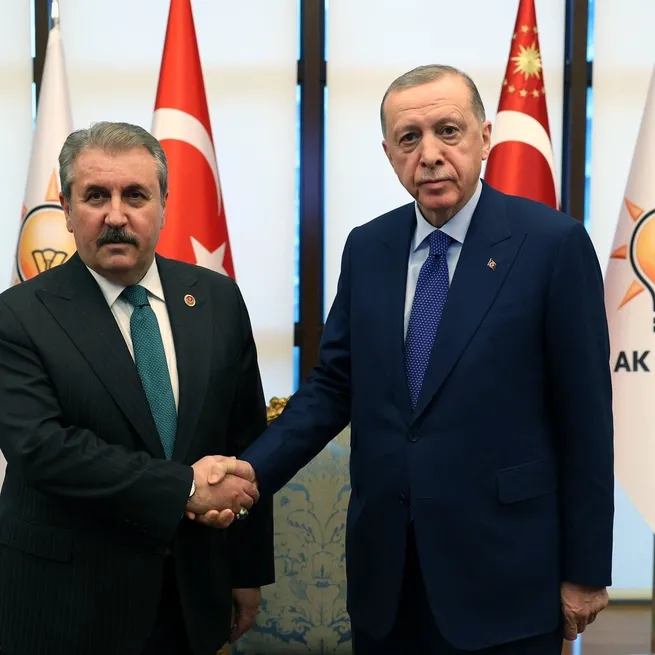 Cumhur bir arada! Başkan Recep Tayyip Erdoğan AK Parti Genel Merkezi’nde Mustafa Desticiyi kabul etti: İttifak genişliyor mu?