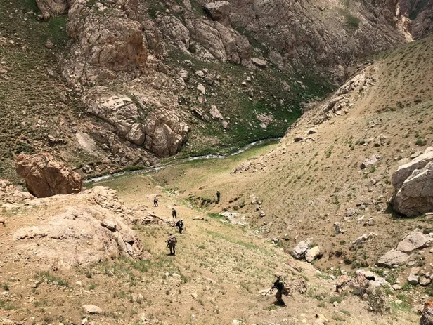Son dakika haberi: Van'da terör operasyonu! Terör hedefleri böyle imha edildi-8