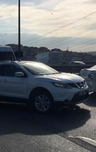 Okmeydanı'nda zincirleme kaza: Trafik kilit