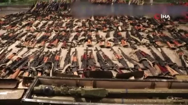 Rusya Savunma Bakanlığı: Karabağ'daki Ermeni güçler silahlarını teslim etmeye başladı-7