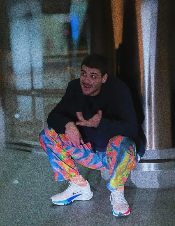 Survivor Poyraz'ı platin sarı saçlarıyla görenler gözlerine inanamadı! Yiğit Alp Poyraz son haliyle Berdan Mardini oldu çıktı-3