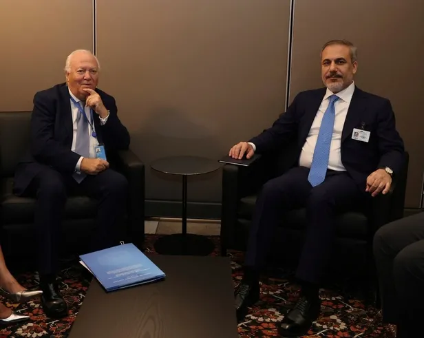 Dışişleri Bakanı Hakan Fidan'dan yoğun diplomasi trafiği: Birçok ülkeden mevkidaşıyla bir araya geldi-6