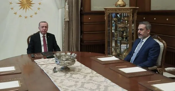 Başkan Erdoğan, Külliye’de Hakan Fidan’ı kabul etti