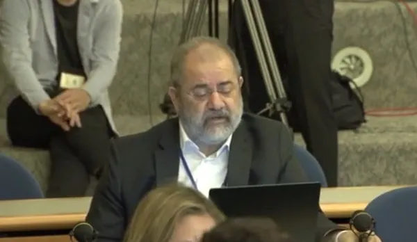 yunan-gazeteci-turkiyeyi-sikayet-etmeye-calisti-abdli-sozcu-provokasyonu-bozdu-turkiyeyi-ovdukce-sekilden-seki-1650191462830.jpg Yunan gazeteci Türkiye'yi şikayet etmeye çalıştı! ABD'li sözcü provokasyonu bozdu! Türkiye'yi övdükçe şekilden şekile girdi-3