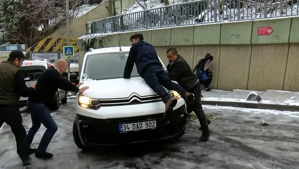 SON DAKİKA: İstanbul'da kar rezaleti: Tuzlama yapılmadı araçlar yolda kaldı-5