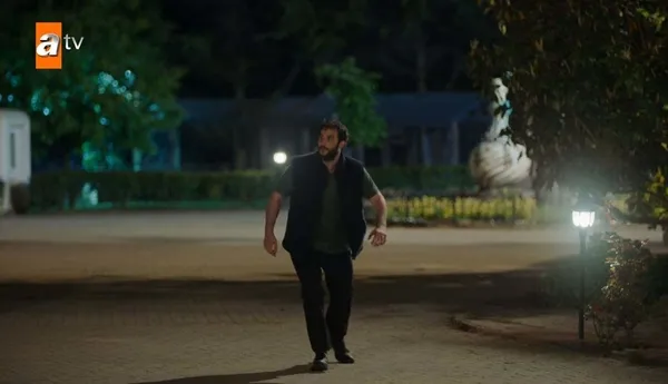 ates-kuslari-19-bolume-damga-vuran-sahne-barbar-gulayseyi-kacirdi-1686342990946.jpg Ateş Kuşları 19. bölüme damga vuran sahne: Barbar, Gülayşe’yi kaçırdı!-3