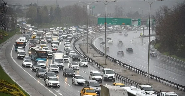 Son dakika: İstanbul'da yağmur trafiği! Trafik yoğunluğu yüzde 74 oldu
