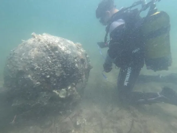 1690562155340.jpeg Bozcaada açıklarında bulunan patlamamış mayın imha edildi-3