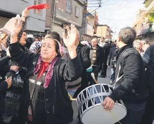 Davullu zurnalı cenaze