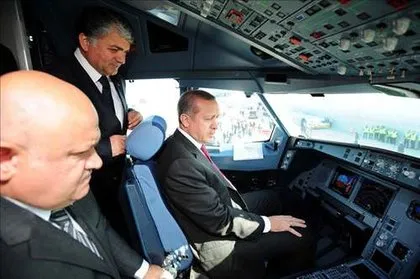 Başbakan Erdoğan THY filosunu gezdi