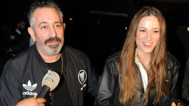 Cem Yılmaz fotoğraflarına dalıp gittiği Serenay Sarıkaya'yı Instagram'dan takipten çıkardı! Bununla da yetinmedi bakın ne paylaştı-2