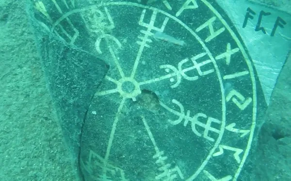 1641134441041.jpg Antalya'da denizin dibinde bulundu! Profesör sosyal medya hesabından bu notla paylaştı: Bu büyü mü?-4