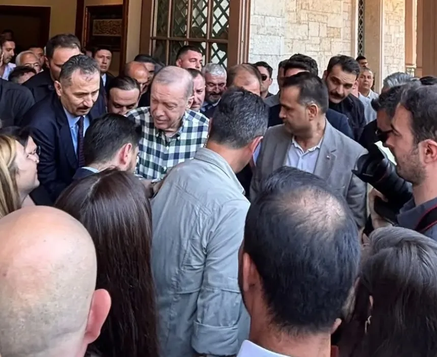 1787335981663.jpeg Başkan Erdoğan Marmaris'te vatandaşlarla buluştu: CHP'li Başkan Ünlü ile dikkat çeken "Kapımız açık" diyaloğu-4