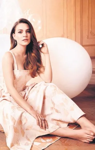 Aslı Enver de ticarete atılıyor! Evcil hayvanları düşündü...