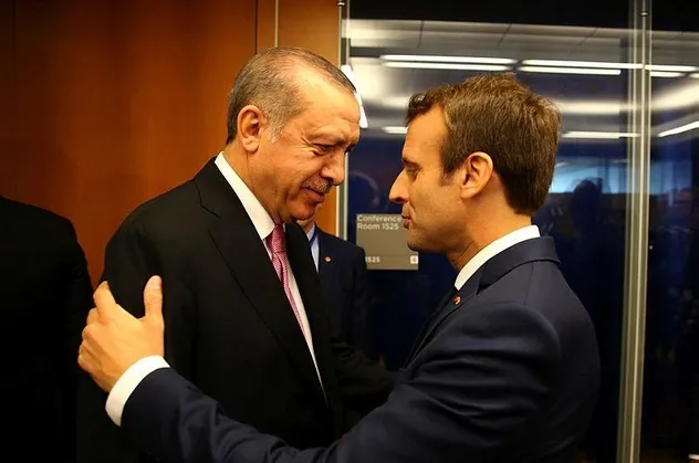 Başkan Erdoğan'dan Macron'a efsane kapak!