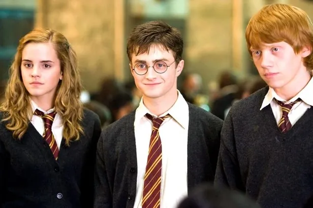 Harry Potter ve Zümrüdüanka Yoldaşlığı konusu ve oyuncuları! Harry Potter ve Zümrüdüanka Yoldaşlığı ne zaman çekildi?-3