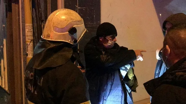 Kocaeli’nin İzmit ilçesinde doğalgaz patladı! Bütün bina sokağa döküldü-4