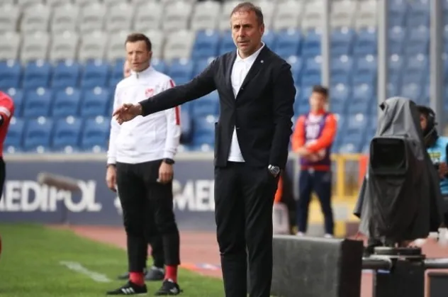 Beşiktaş Abdullah Avcı'yı resmen açıkladı