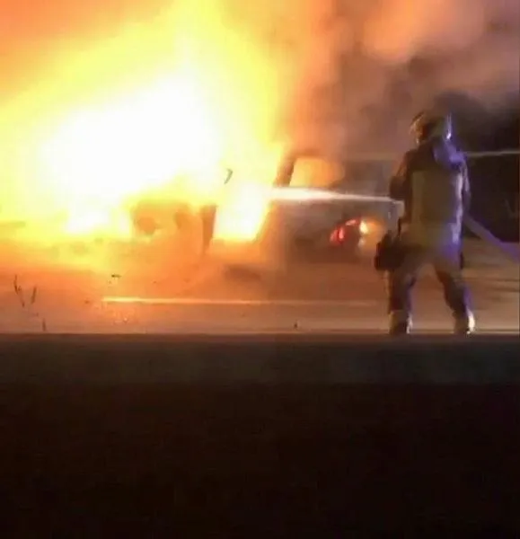 ankarada-aci-olay-alev-topuna-donen-aracta-sikisan-enes-sahin-hayatini-kaybetti-1672668256672.jpeg Ankara'da acı olay: Alev topuna dönen araçta sıkışan Enes Şahin hayatını kaybetti-4