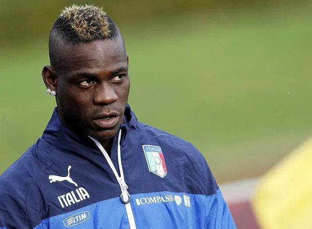 mario-balotelliye-yillar-sonra-gelen-davet-italya-milli-takimi-1643048971939.jpeg Mario Balotelli'ye yıllar sonra gelen davet! İtalya Milli Takımı...-4