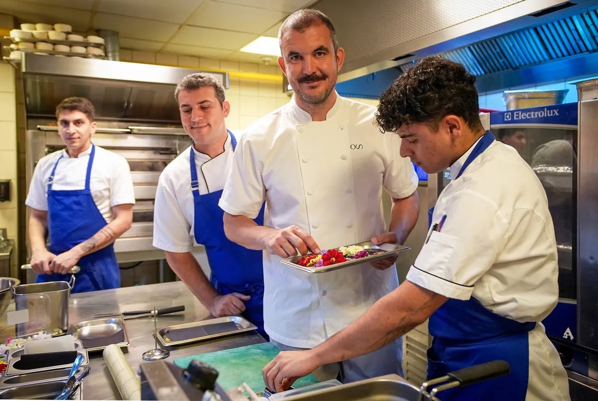 natoda-turk-gastronomisi-sefler-tarihi-gecenin-perde-arkasini-paylasti-1783611455576.jpeg NATO'da Türk Gastronomisi: Şefler tarihi gecenin perde arkasını paylaştı-6