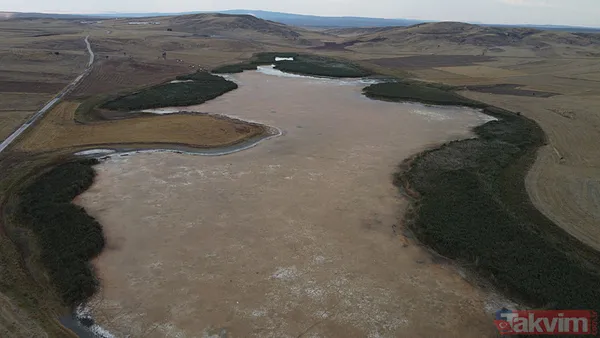 Sağanak ve dolu yağışı Ankara'yı yine felç etti! Yollar göle döndü, iş yerlerini su bastı - 4