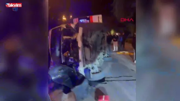 Otomobille hasta taşıyan ambulans çarpıştı