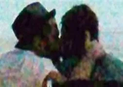 Beren ve Kenan dudak dudağa