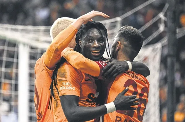 Galatasaray İstanbulspor'u yenerek liderlik koltuğuna oturdu