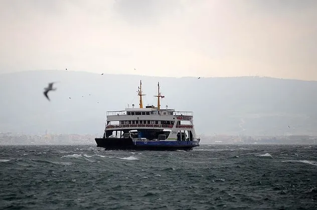 Deniz ulaşımına fırtına engeli! Seferler iptal edildi