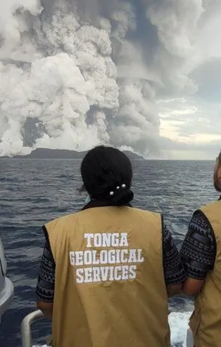 Son dakika... Tonga'da korkunç ikinci yanardağ patlaması! Tsunami uyarısı verildi: İletişim kuramıyoruz
