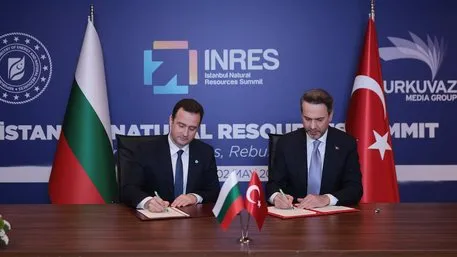 İmzalar Turkuvaz Medya zirvesinde atıldı!
