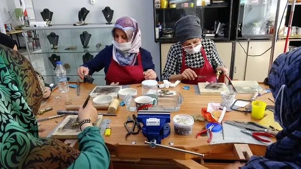 Dünyada sadece o ilimizde çıkıyor! Paraya para demiyorlar! Fiyatı altından pahalı ve rengine göre değeri artıyor-5