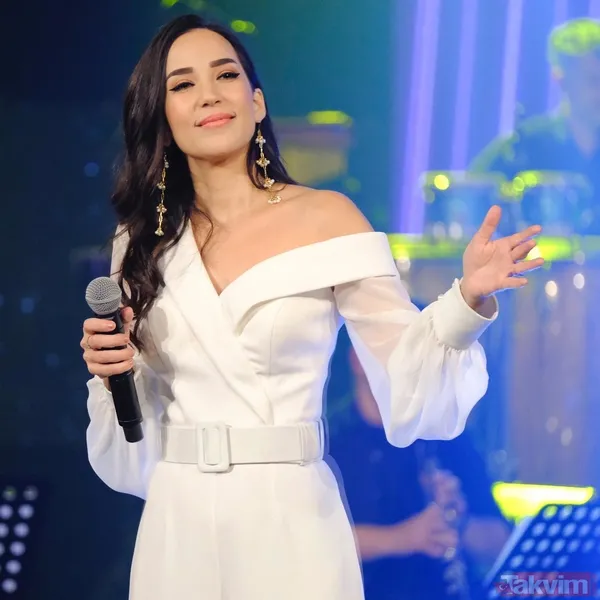 4 yılı devirdiler! İpek Açar eşi Alper Kömürcü'yle tanışma hikayesini ilk kez anlattı! 'İyi ki Doğdun Kayahan' konserinde... - 7