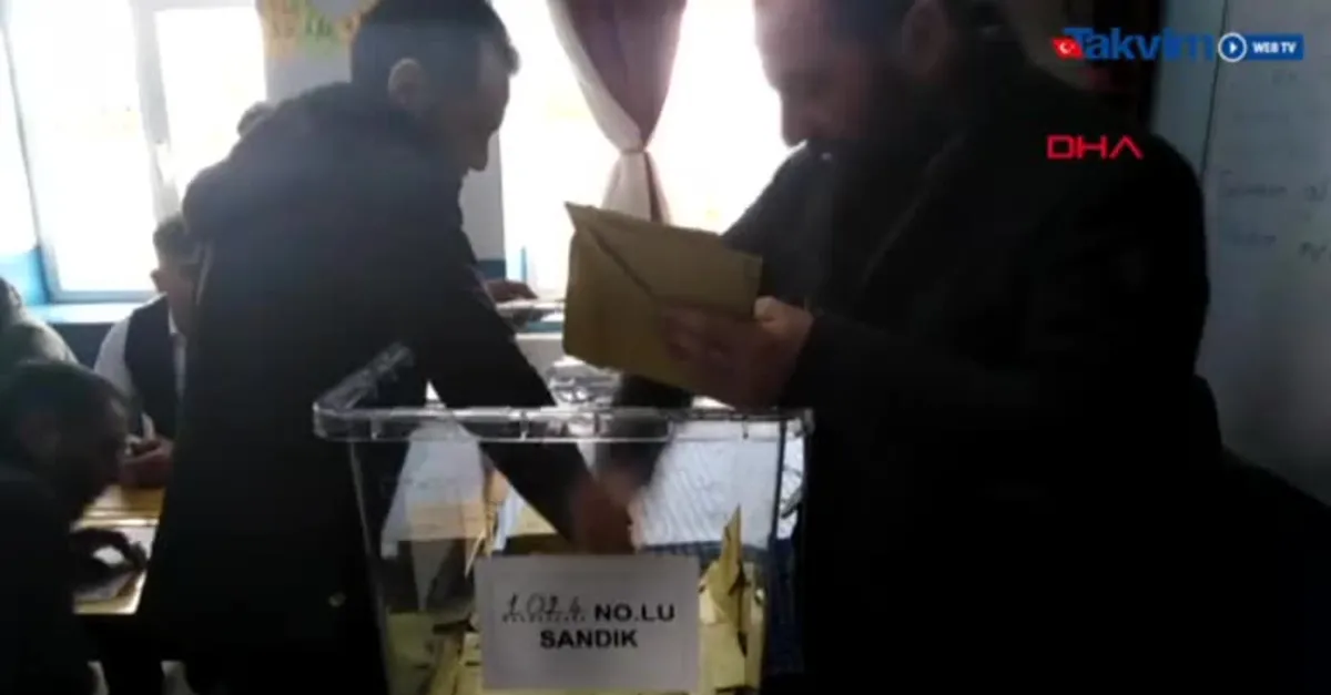 Kars'ta sandıktan cep telefonu çıktı