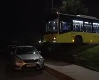 Sultangazi’de İETT otobüsü kaldırımda asılı kaldı