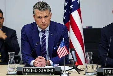 Pentagon Sözcüsü duyurdu: ABD Savunma Bakanı Hegseth'in uçağında acil durum!