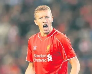 Listede 1 numara Lucas Leiva