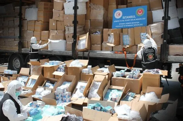 Son dakika: İstanbul’da dev operasyon! Yüz binlerce maske ve koruyucu tulum ele geçti
