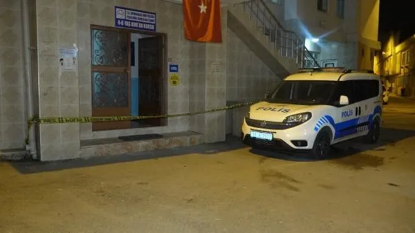 Son dakika: Bursa'da hırsızlık amacıyla girdiği öne sürülen camide imamı bıçaklayan şüpheli yakalandı-5